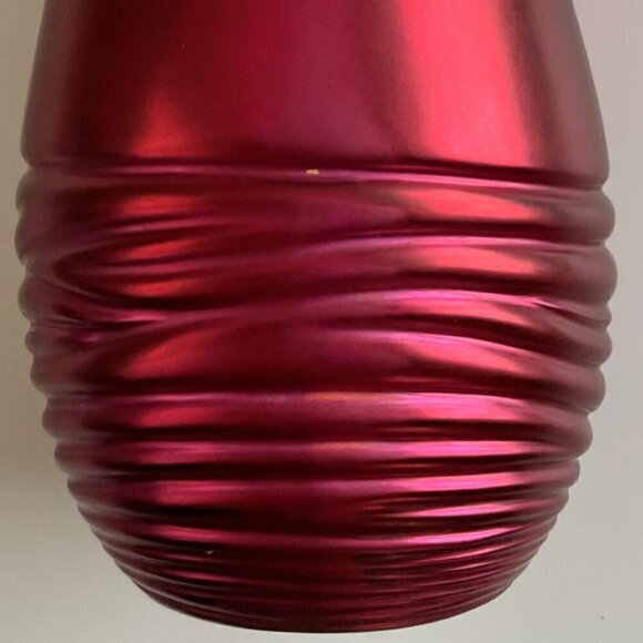 RED TELEFLORA’S RADIANTLY ROUGE VASE DISTRESSED - Picture 13 of 16